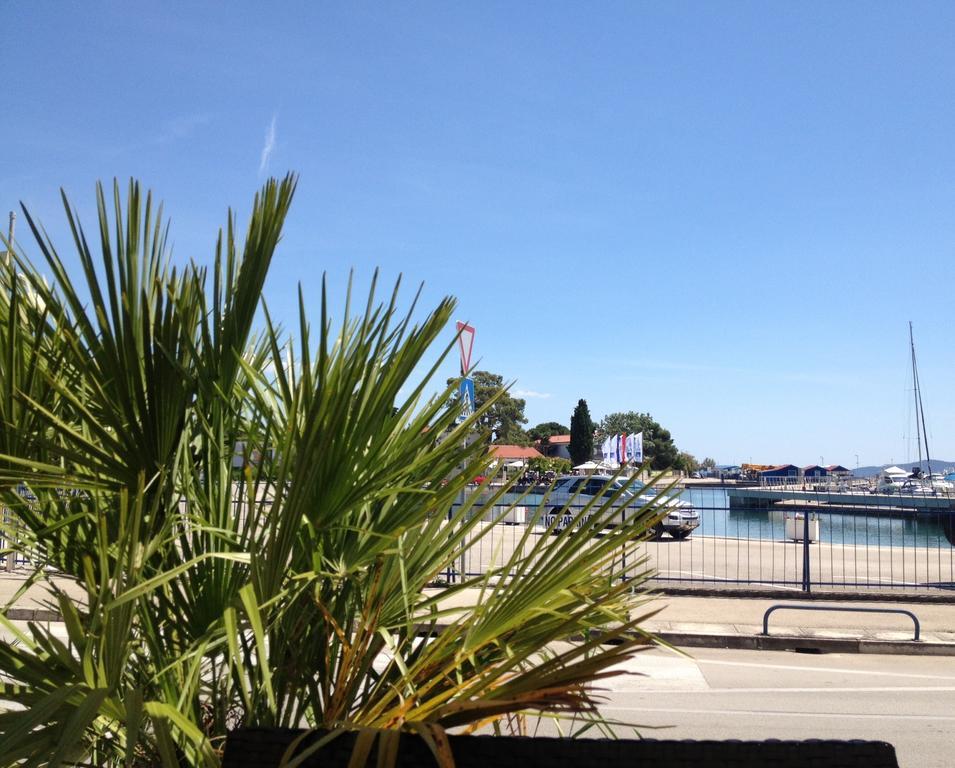 Studio Apartments With Terrace Near Sea - Angela'S Apartments Zadar Buitenkant foto