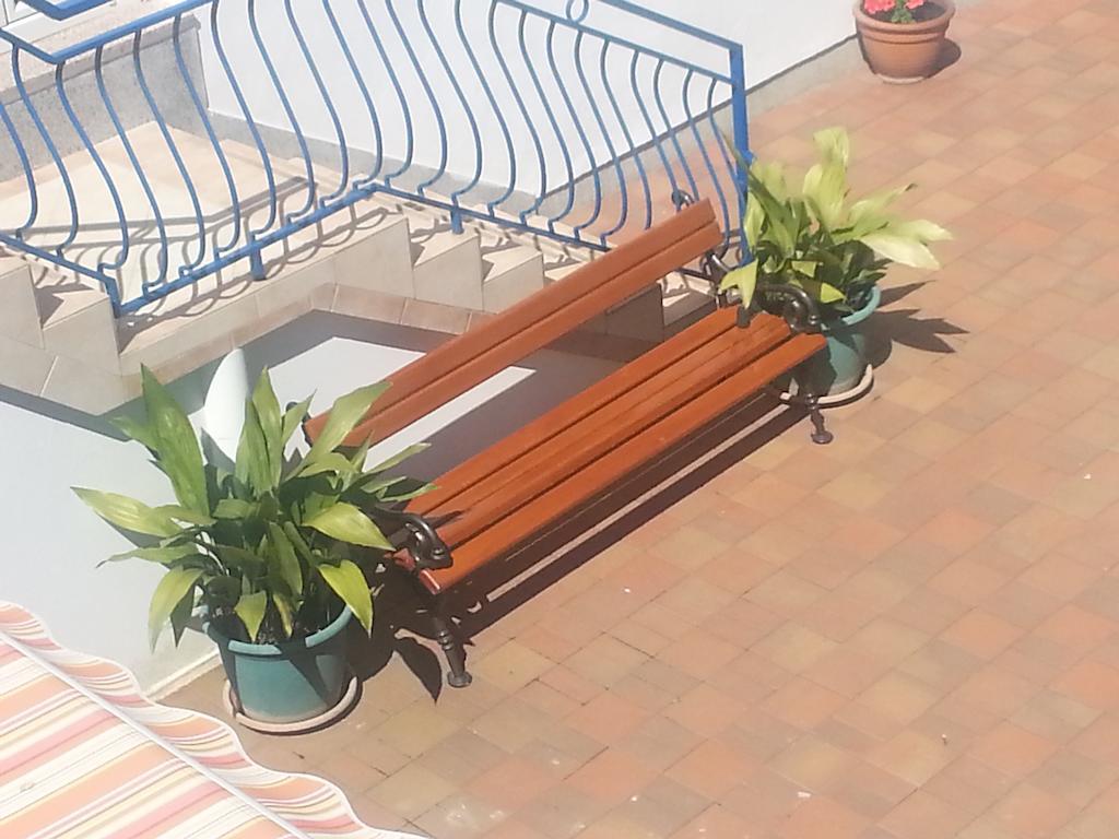 Studio Apartments With Terrace Near Sea - Angela'S Apartments Zadar Buitenkant foto