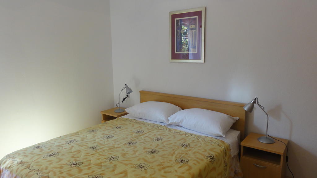 Studio Apartments With Terrace Near Sea - Angela'S Apartments Zadar Kamer foto